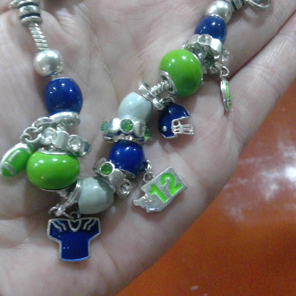 12th fan seahawk charm bracelet